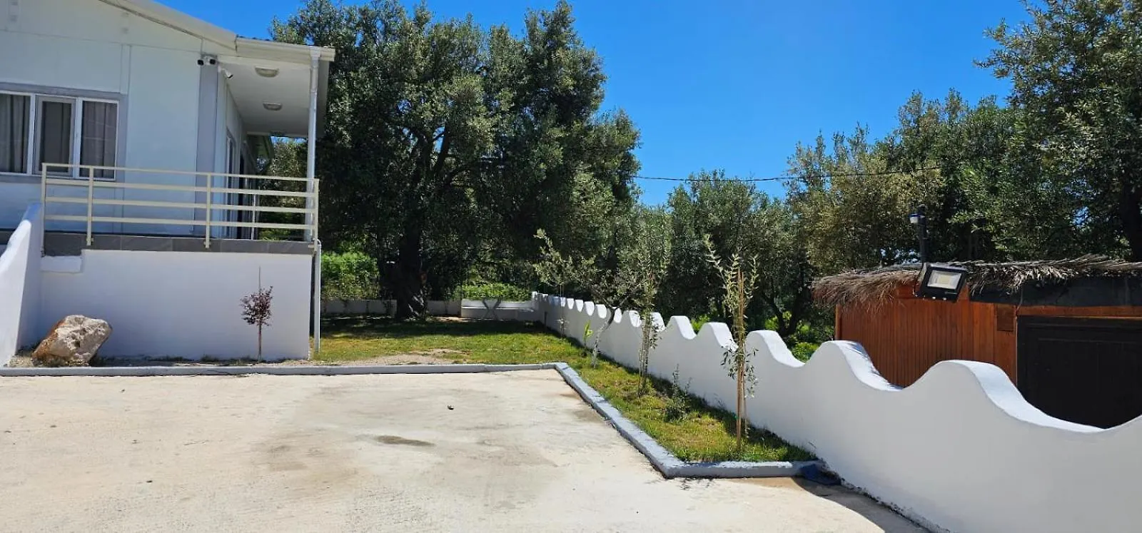Villa Ermis Dhermi 0*,  Albania